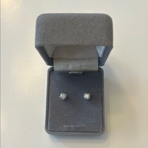 New never worn with tags: Diamonique Silver Stud Diamond Earrings 34/CTTW